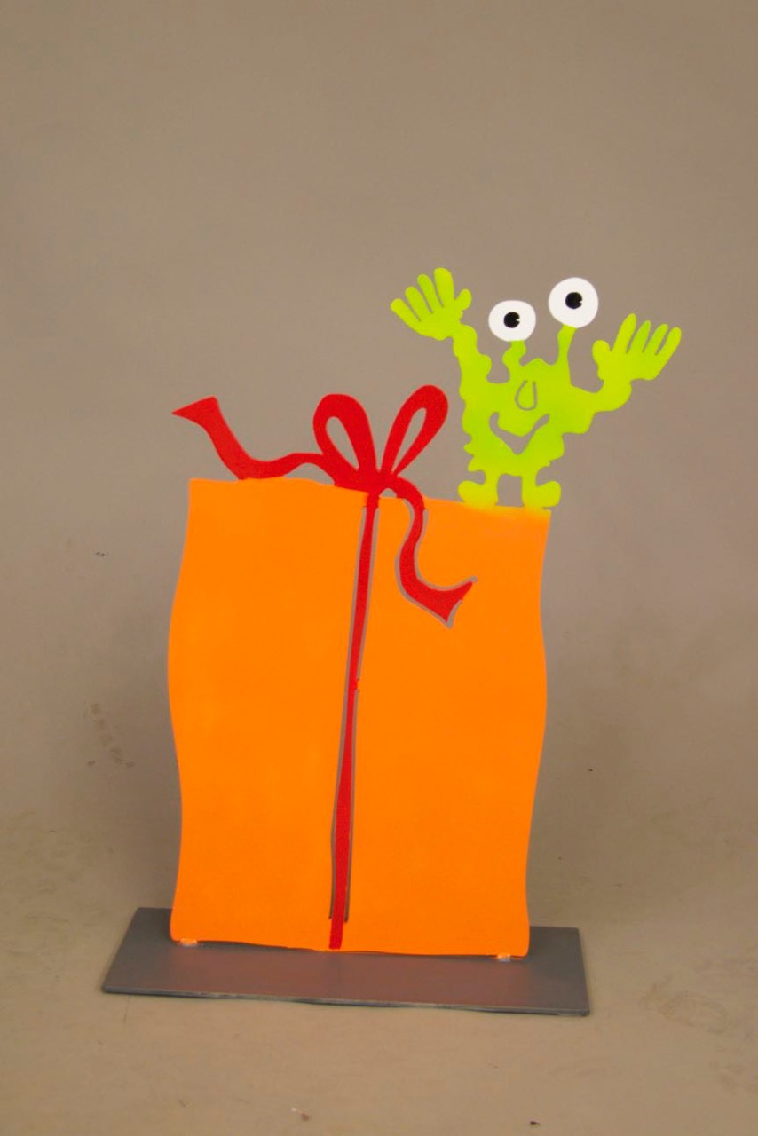 Monster auf dem großen Geschenk | M1246